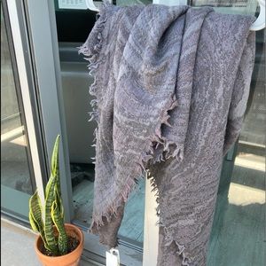 NWT Aritzia Wilfred Diamond Blanket Scarf